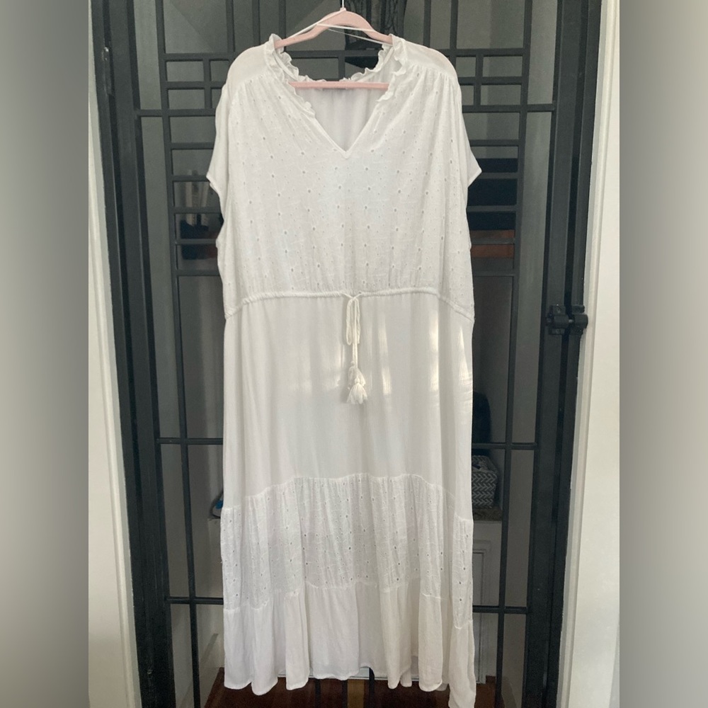 Sonoma Midi Dress 4x White with beautiful lace details and ruffle bottom!